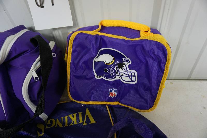 lot 67 image: Lot of Minnesota Vikings Hand Bags and Soft Sided Coolers
