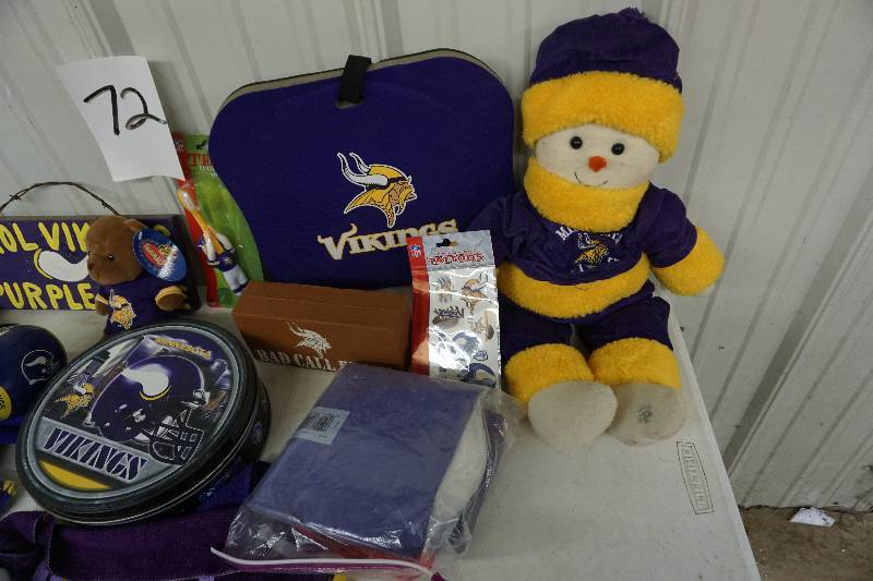 lot 72 image: Large Lot of Minnesota Vikings Memeroabilia