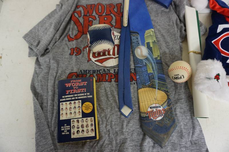 lot 81 image: Lot of Assorted Minnesota Twins Memorabilia