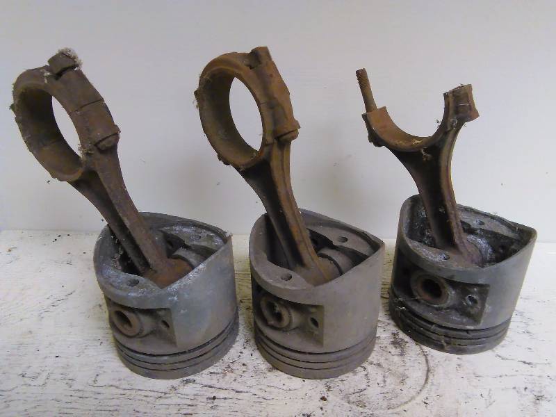 3 Pistons measures 3.5 across and 3.5