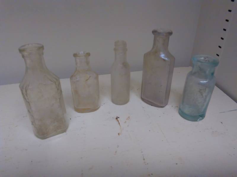 Lot of 5 vintage bottles, small