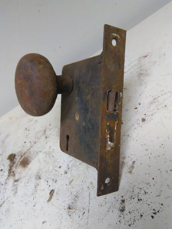 Vintage Sketelton key lock set
