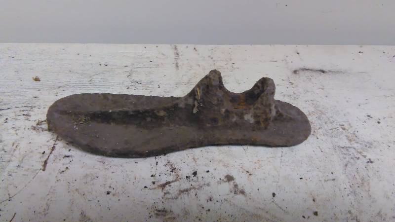 Cast Iron form for Shoemakers