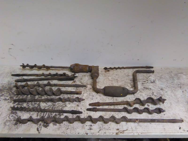 Vintage hand drill and bits (11)