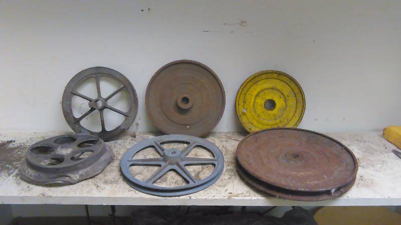 Assortment of pulley wheels (6)