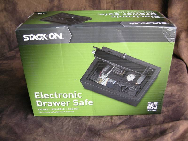 lot 25 image: Drawer Safe