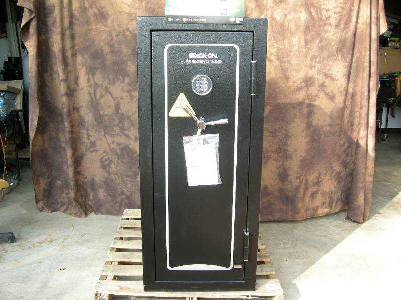 lot 10 image: Armorguard 24 Gun Electronic Safe