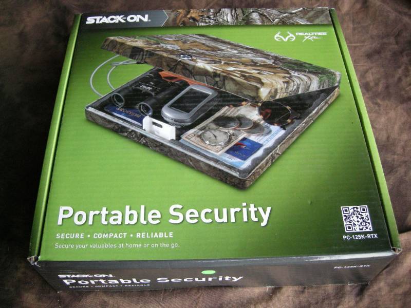 lot 30 image: Portable Security Case with Key