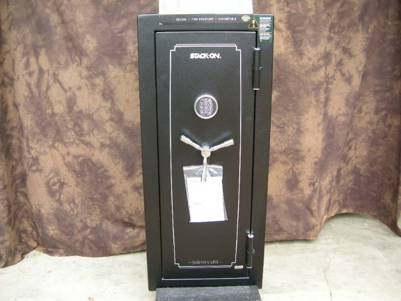 lot 9 image: Shooters Safe ARPistol Electronic