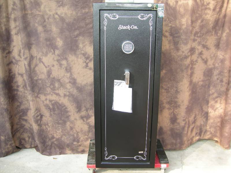 lot 11 image: Steel Security 16 Gun Electronic Safe