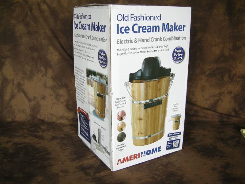 lot 71 image: Old Fashioned Ice Cream Maker