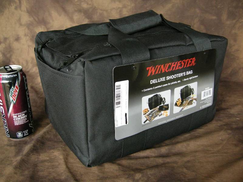 lot 76 image: Winchester Deluxe Shooters Bag