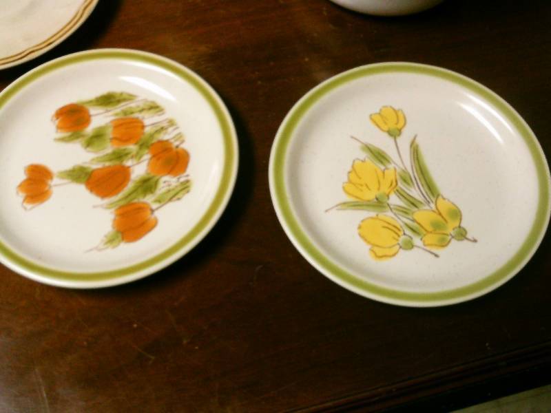 lot 64 image: Misc. Dishware ceramic and glass