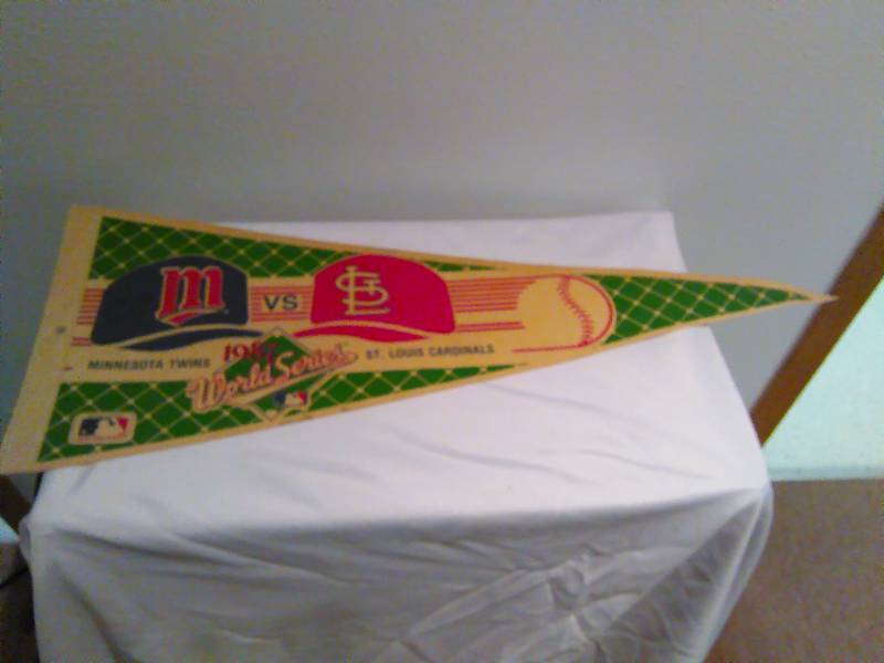 lot 63 image: Pennant, 1987 World Series, MN vs St Louis