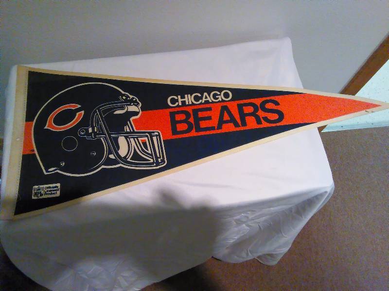 lot 69 image: Pennant, Chicago Bears, NFL