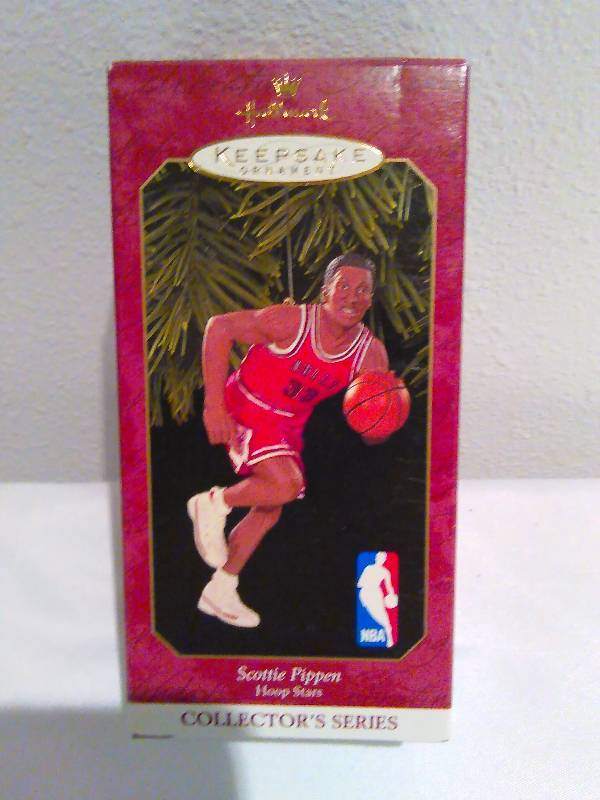 lot 78 image: Hallmark Collectors Ornament, New in Box, NHL, Scottie Pippen, Chicago Bulls, 1999