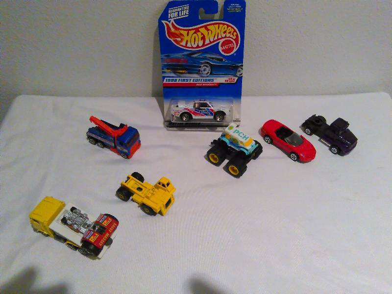 lot 112 image: Lot of 7 mixed miniature toy trucks and cars
