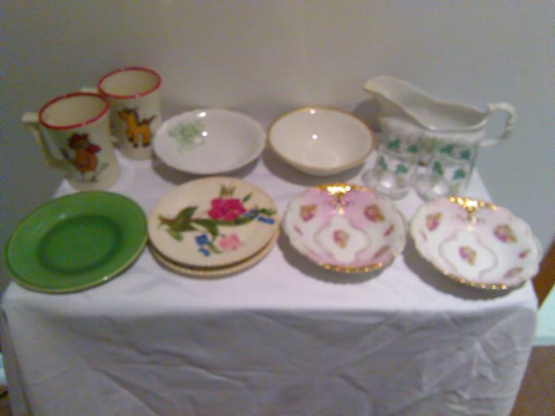 lot 113 image: Coffee Mugs, vintage, Rooster, Horse, Vintage porcelain, pieces consist of J & G Meakin, Knowles