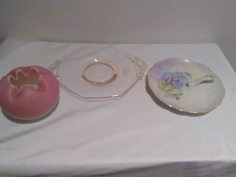 lot 123 image: Vintage serving plates and frosted glass