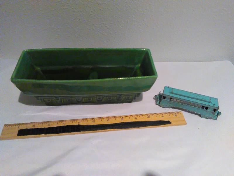 lot 127 image: Haeger green, small chip, Midgetoy trolley