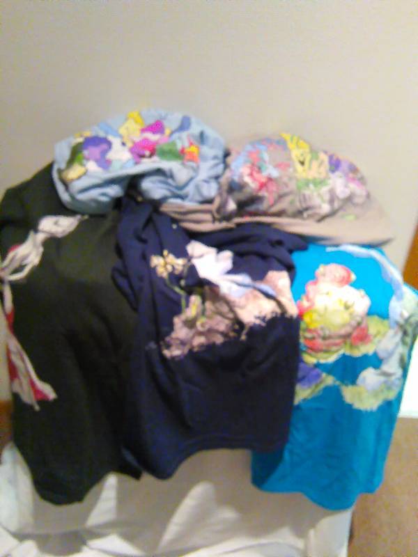 lot 148 image: (9) XXL New Men Ts and Tanks