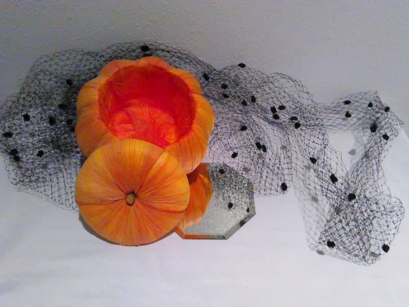 lot 170 image: Corn Husk Pumpkin container