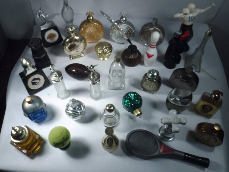 Lot of vintage Avon Cologne & Perfume Bottles