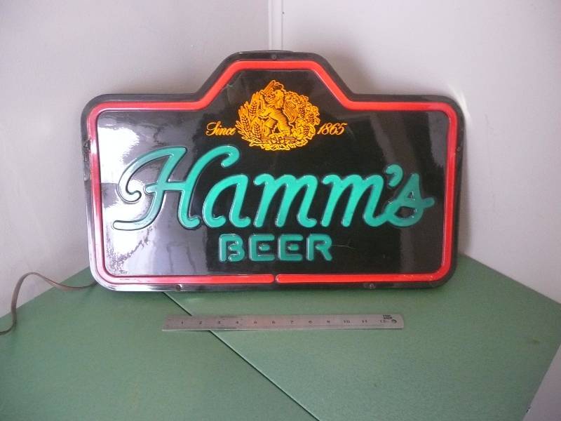lot 10 image: VINTAGE HAMMS BEER LIGHT