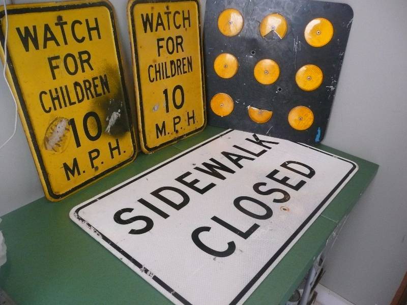 lot 17 image: 4 VINTAGE STREET SIGNS