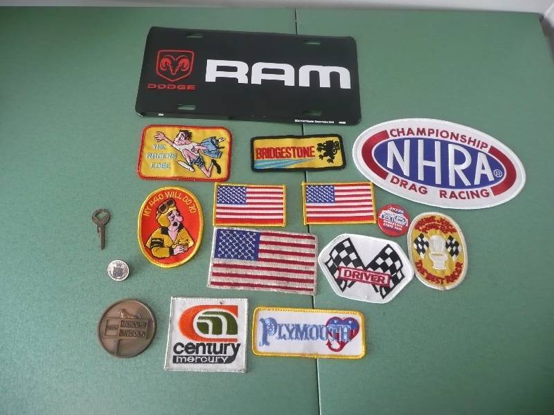 lot 30 image: GROUP OF VINTAGE AUTOMOBILEUSA  RELATED PATCHES 1970s era WITH OTHER AUTO RELATED ITEMS
