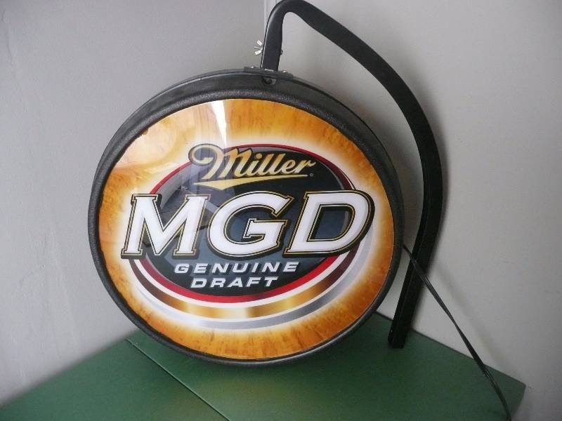 lot 37 image: GENUINE DRAFT PUB LIGHT - NEEDS BULB