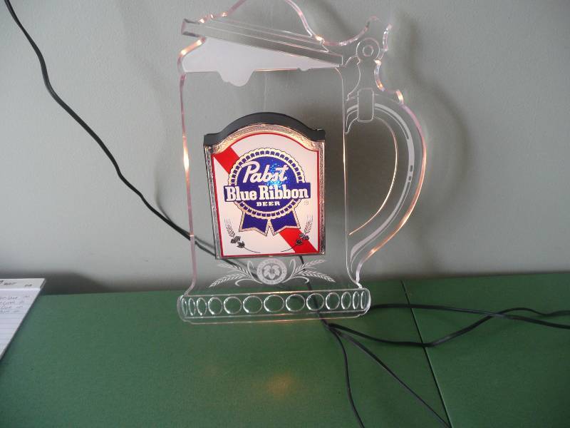 lot 40 image: LIGHTED PABST STEIN SIGN - WORKS