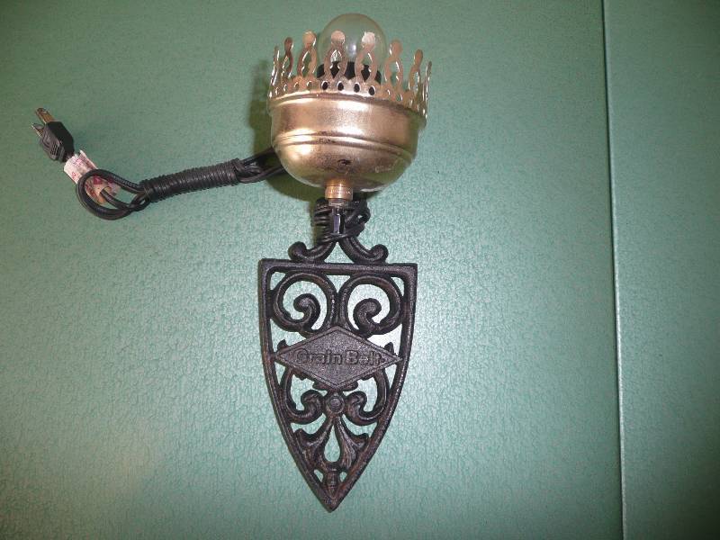 lot 42 image: GRAIN BELT WALL MOUNT LAMP - NEEDS SHADE