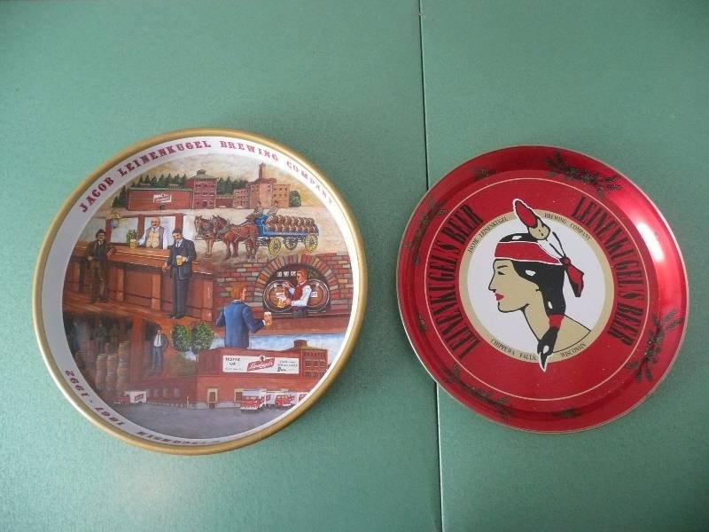 lot 47 image: 2 LEINENKUGELS BEER TRAYS