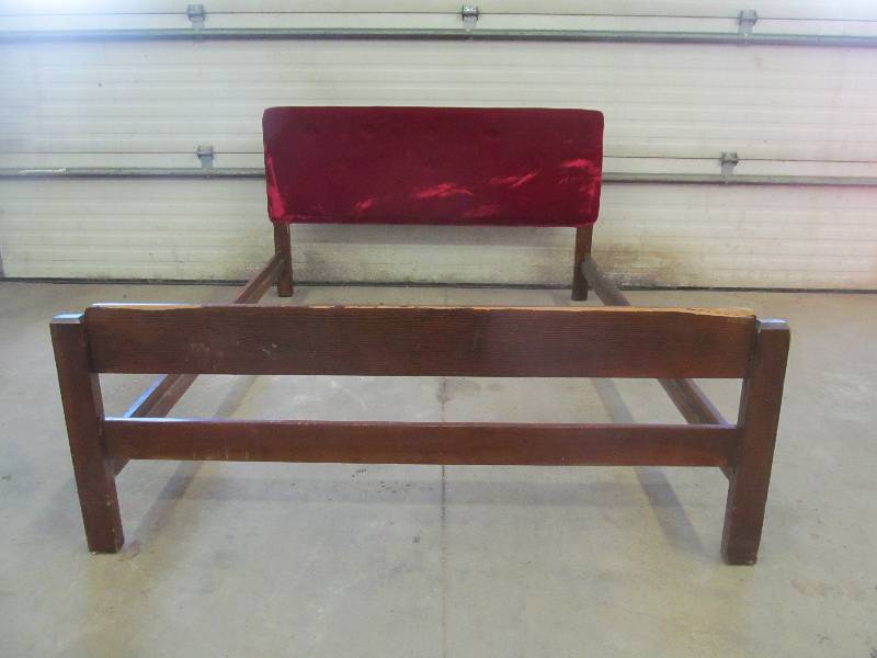 lot 1 image: Bed Frame