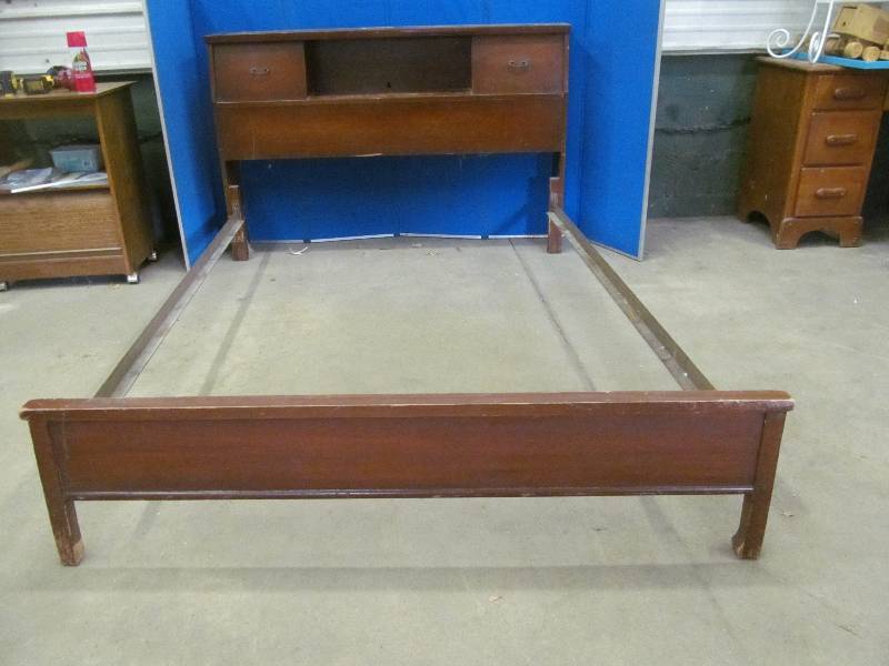 lot 9 image: Vintage Bed Frame