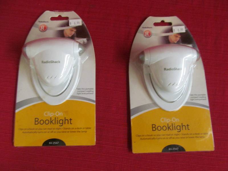 lot 16 image: Radio Shack Book Lights