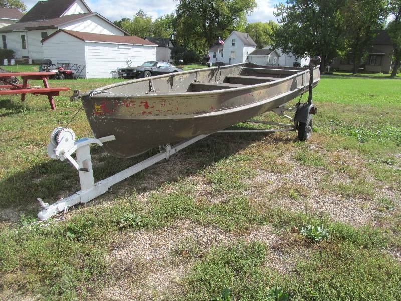 lot 62 image: Duck Boat