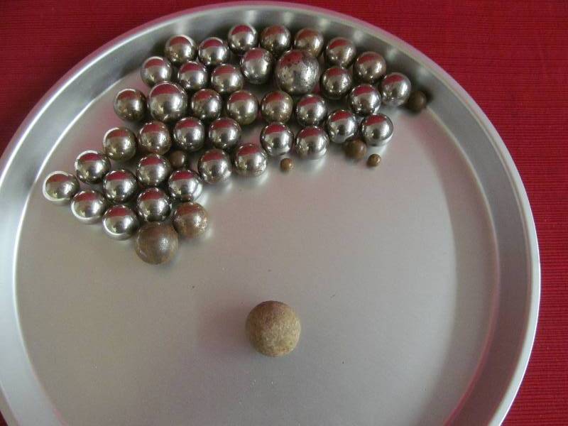 lot 68 image: Vintage Marbles