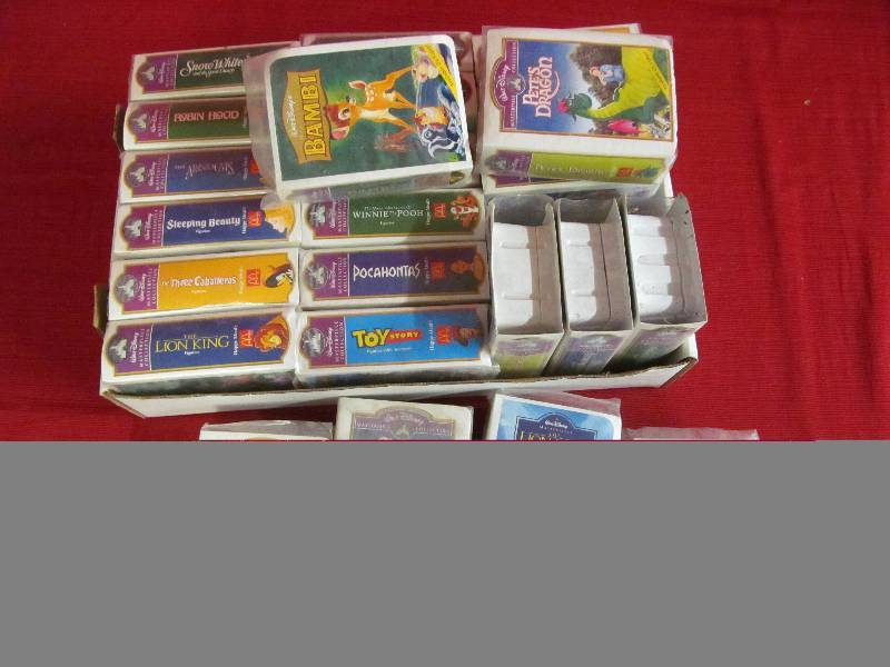 lot 77 image: Walt Disney McDonalds Figurines