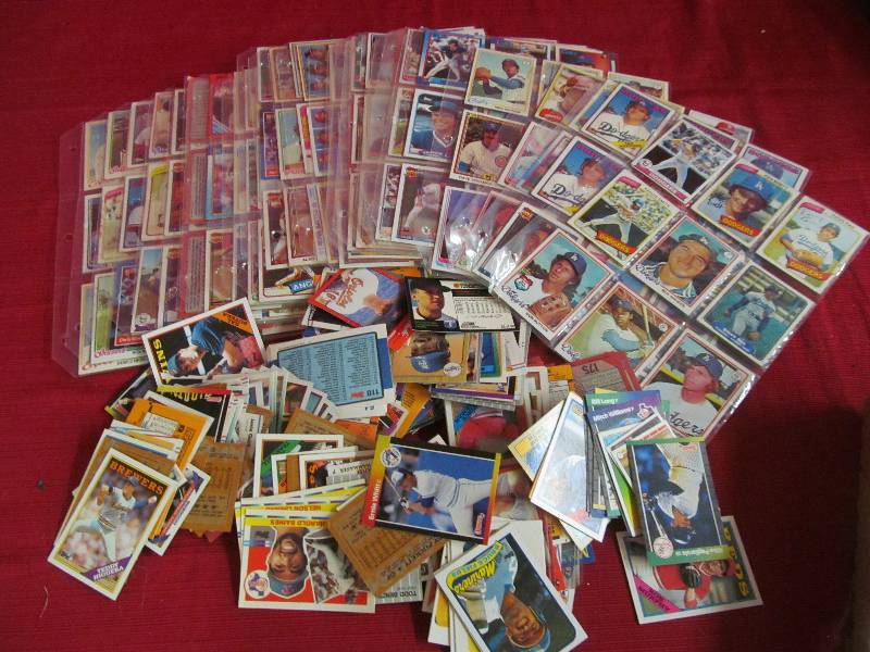 lot 88 image: Baseball Cards