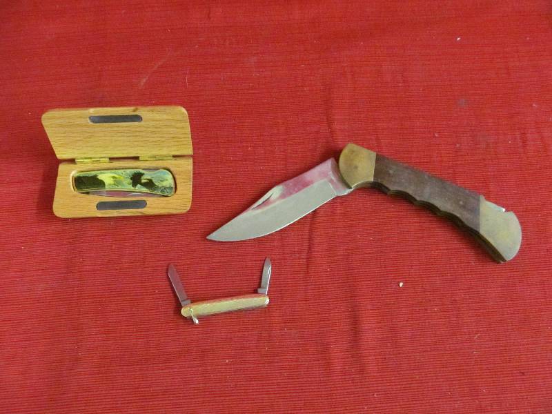 lot 91 image: Knives