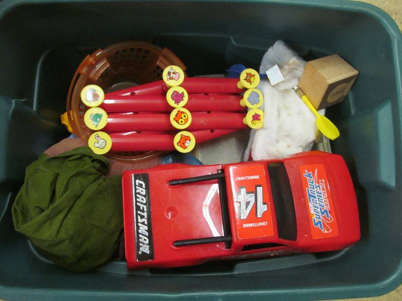 lot 99 image: Tote of Toys