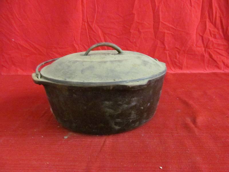 lot 101 image: Cast Iron Kettle