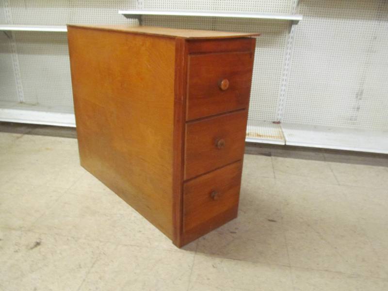 lot 130 image: Cabinet