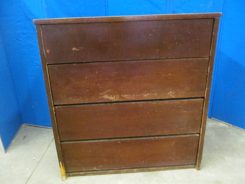 lot 134 image: Vintage Dresser