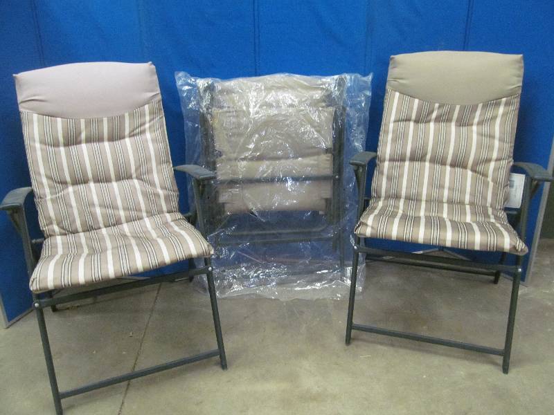 lot 141 image: Patio Chairs