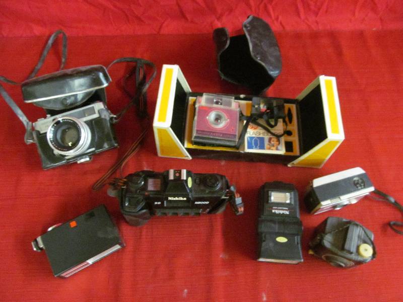 lot 147 image: Vintage Cameras