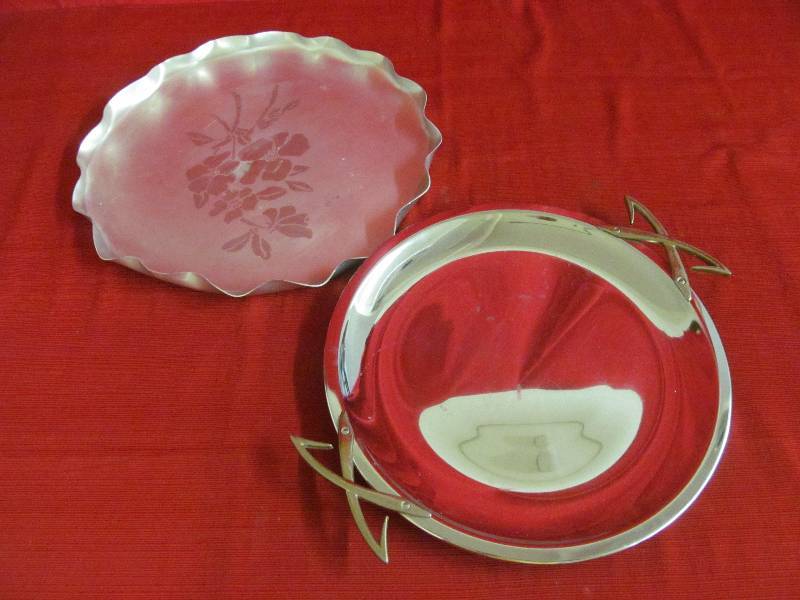 lot 150 image: Serving Platters