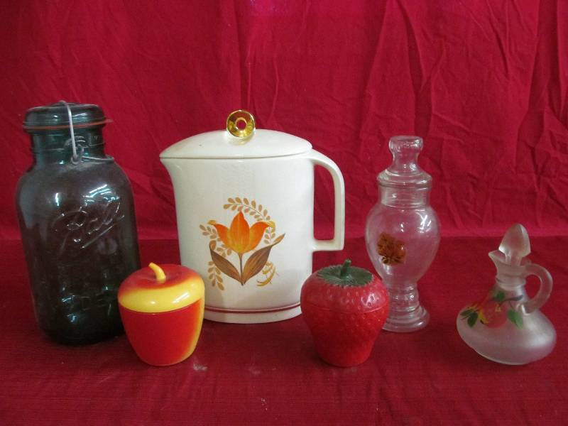 lot 151 image: JarsBottleBeverage Server